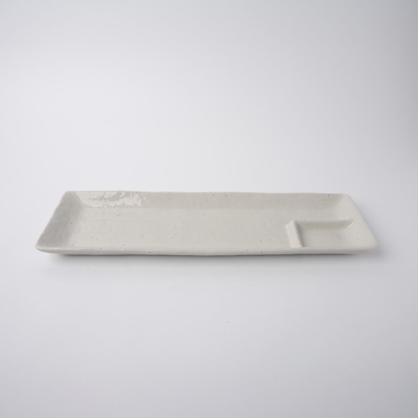 Dumpling Plate 33.2cm / White Contour Glaze