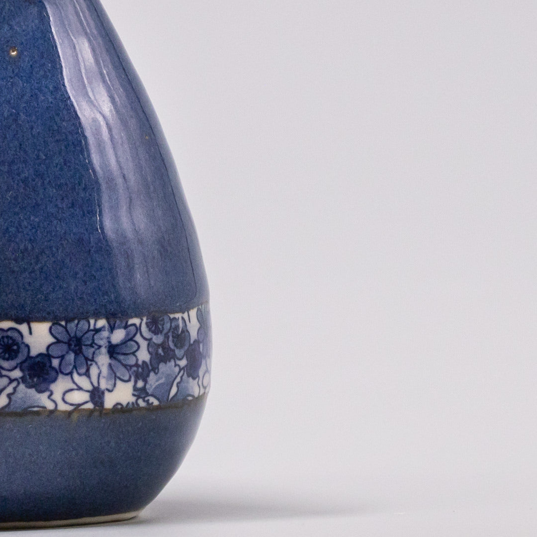 Vase Pinecone 10H Indigo Yuzen