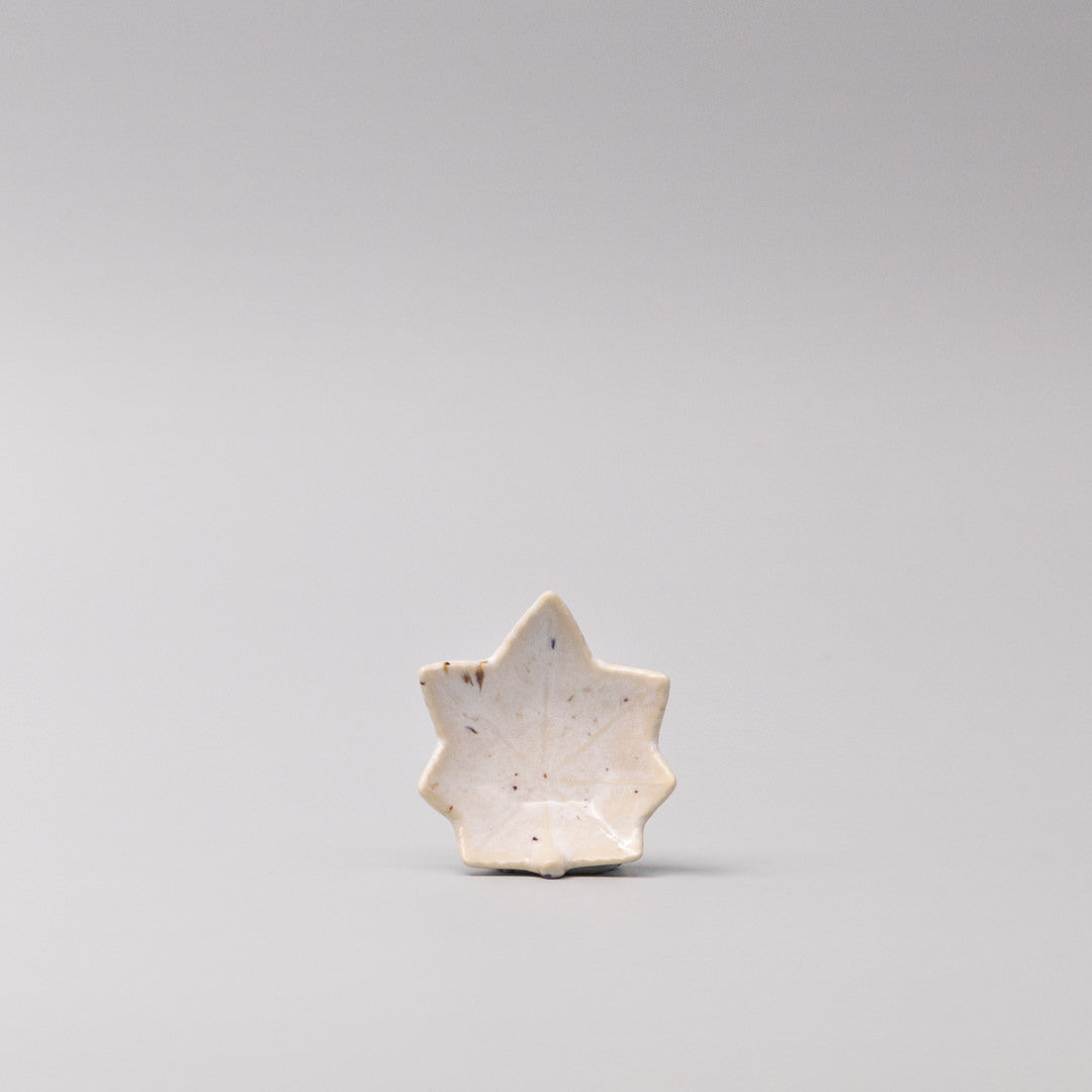 Sauce Dish Maple Leaf 6cm Ivory Fleck