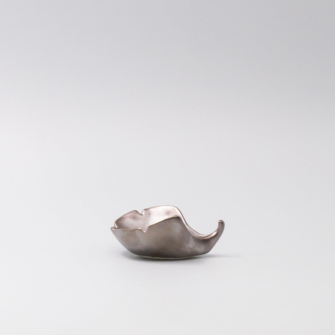 Gingko Leaf Sauce Dish 30ml Metallic Lustre Glaze