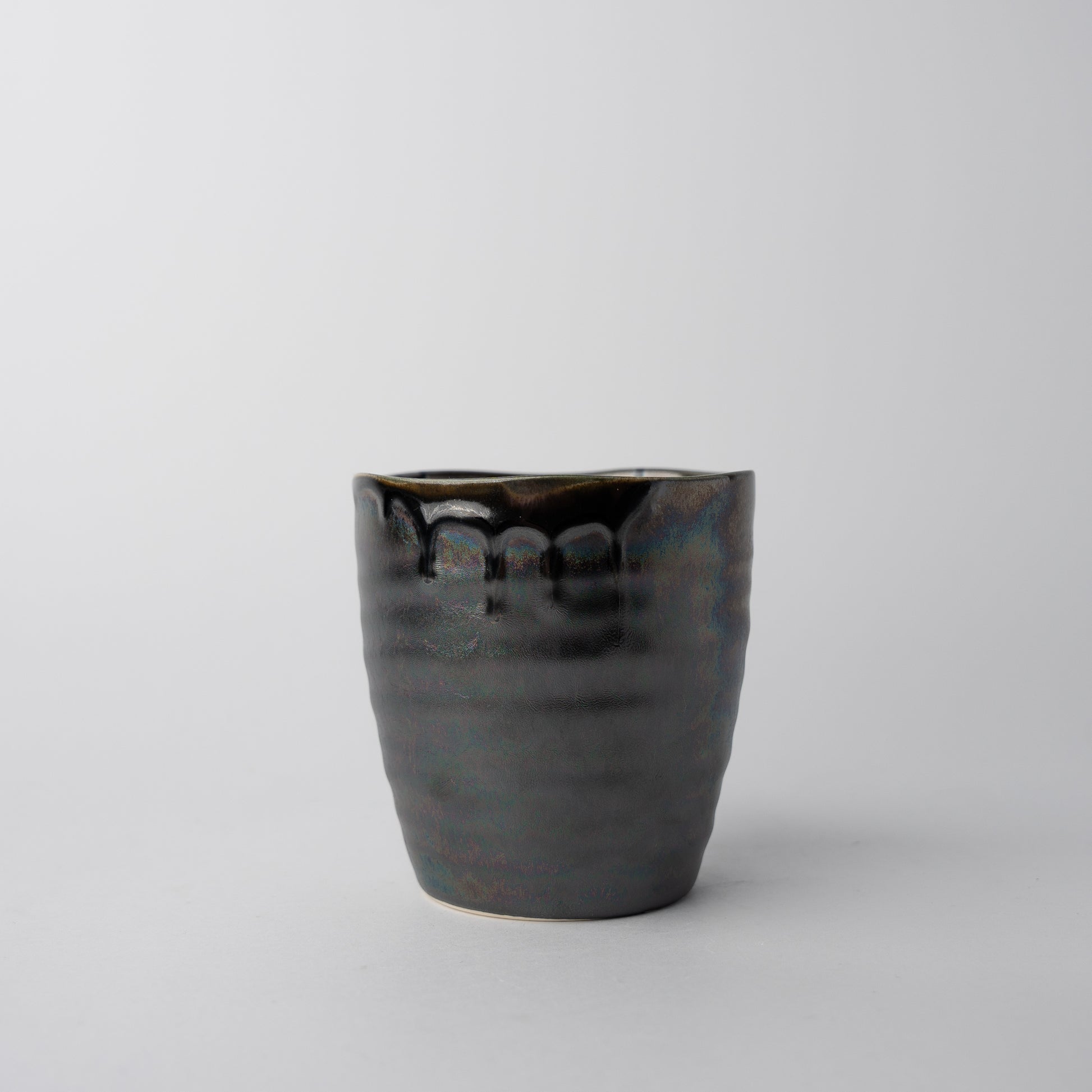 Sushi Mug 325ml Metallic Black Drip Glaze