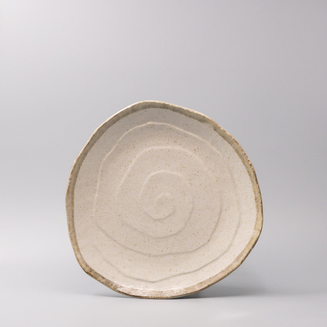 Onigiri Shaped Plate 27 cm / Flax Glaze