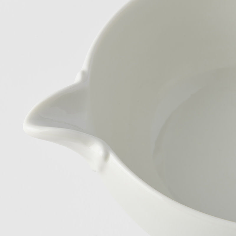 Pourer 12.5cm Ivory White Glaze