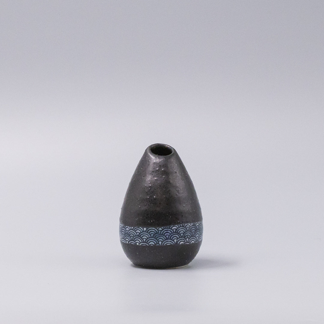 Vase Pinecone 10H Black Wave Design