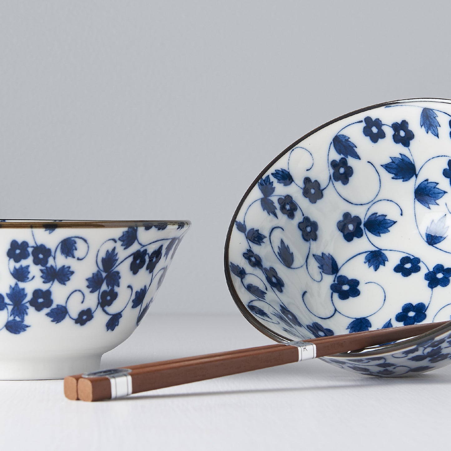 Bowl Set with Chopsticks, 2 pcs, 400 ml, Daisy Pattern on White Design