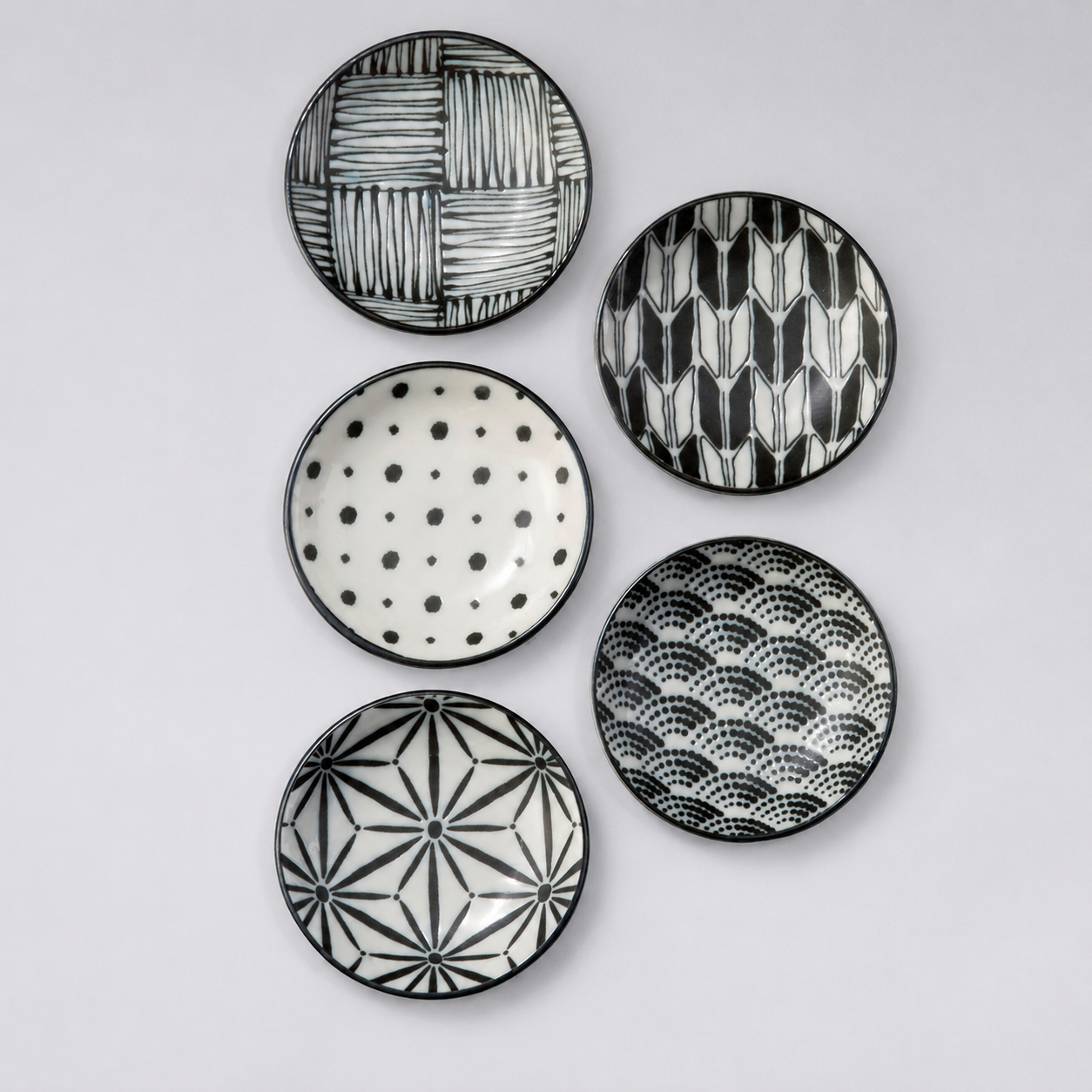 Sauce Dish 9cm Black & White Wave Design