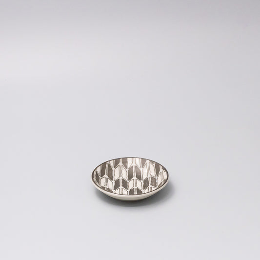 Sauce Dish 9cm Black & White Arrow Design