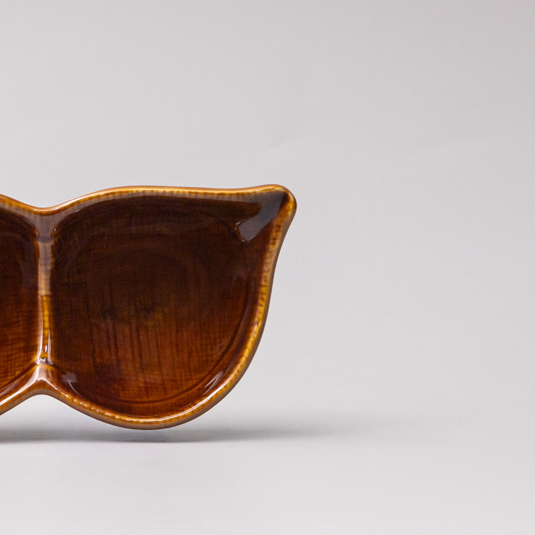 Japanese ceramic 20cm edamame pod triple dish for sauces and condiments - detail