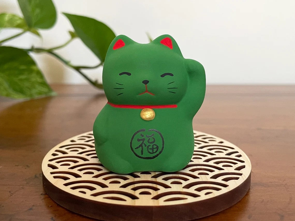 Okimono Green Maneki Neko