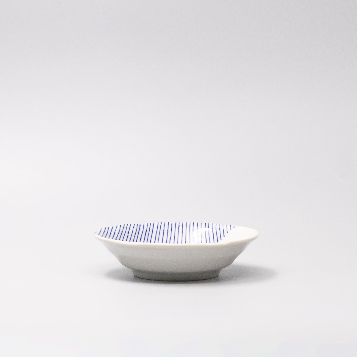 Shallow Bowl 14cm Umbrella Cat Design