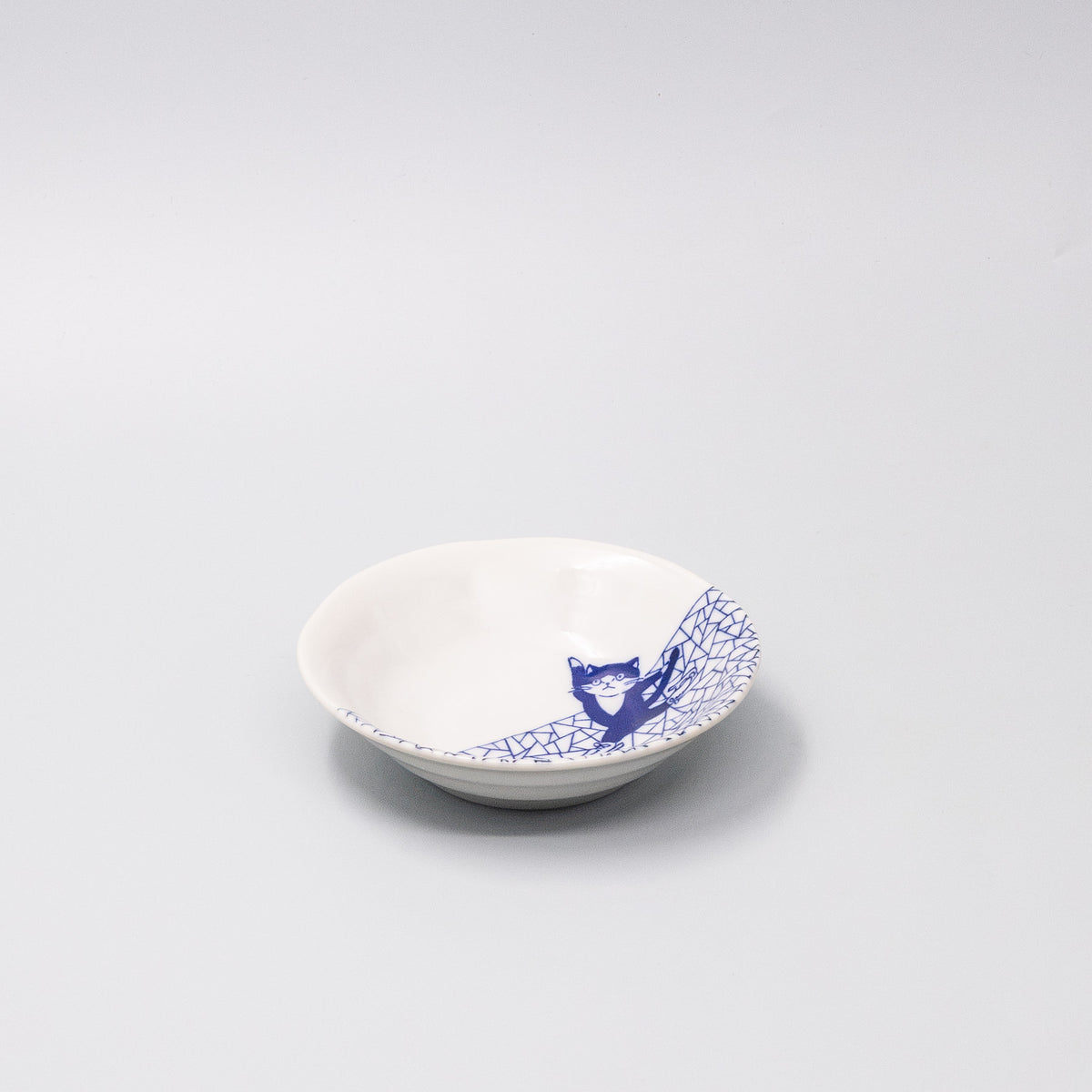 Shallow Bowl 14cm Skating Cat Design