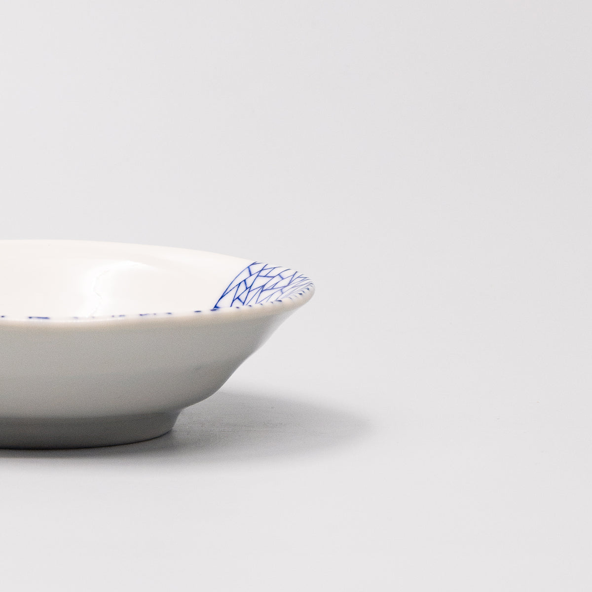 Shallow Bowl 14cm Skating Cat Design