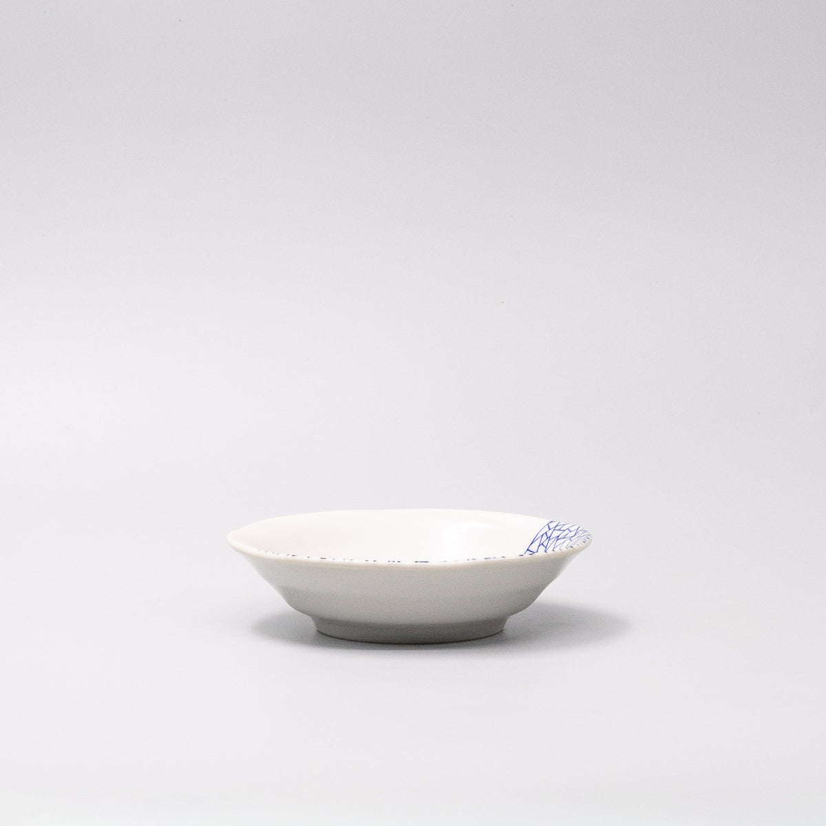 Shallow Bowl 14cm Skating Cat Design