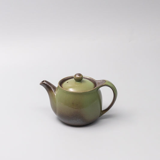 Moss Green teapot 420ml 45 degree view
