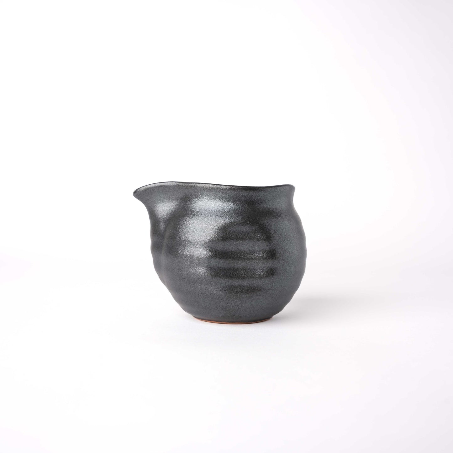 Pourer 410ml / Metallic Black Glaze / 11.5 x 9cm 9H