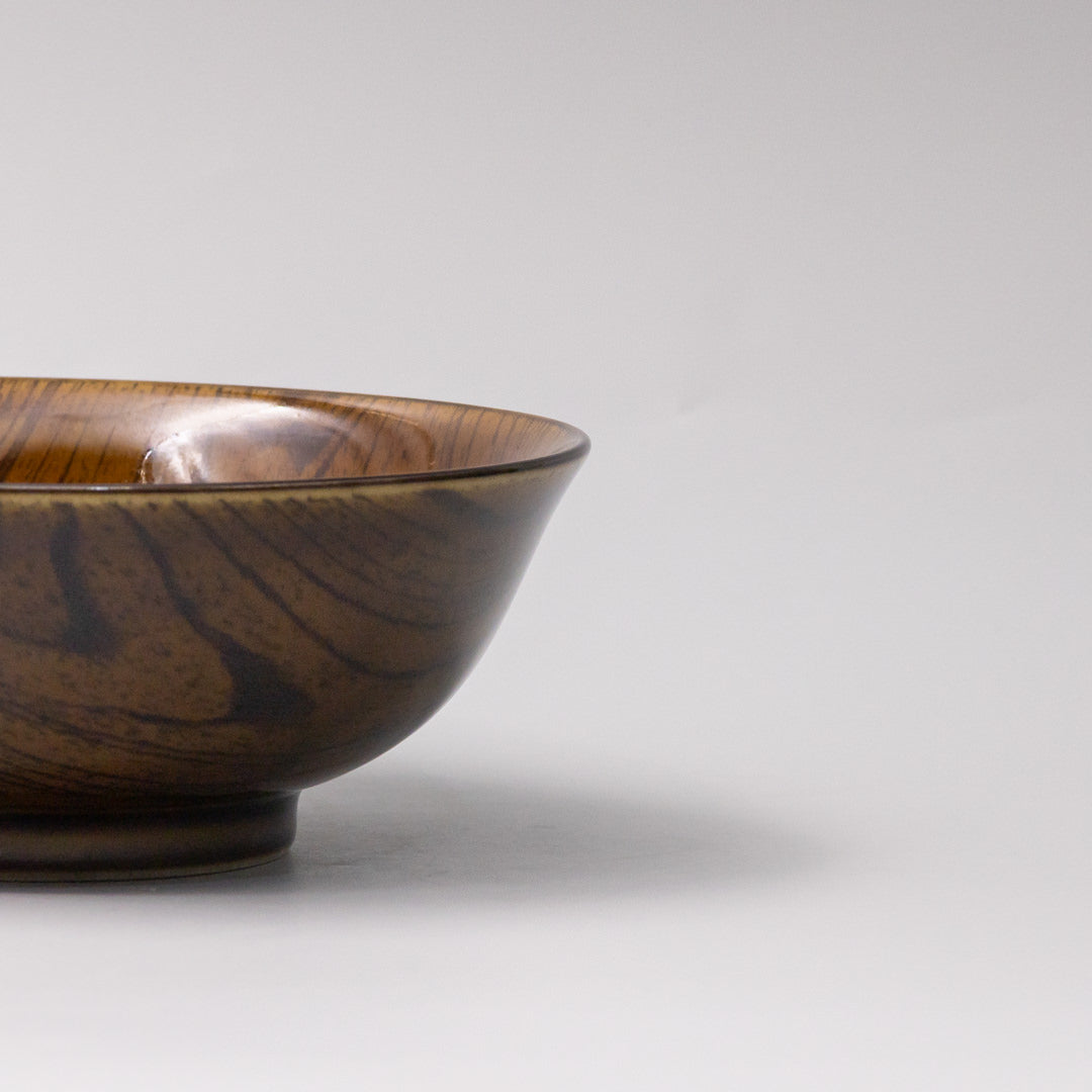 19cm ceramic udon bowl dark kurumi glaze close up woodgrain detail