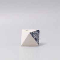 Vase Triangular White Chrysanthemum 130ml