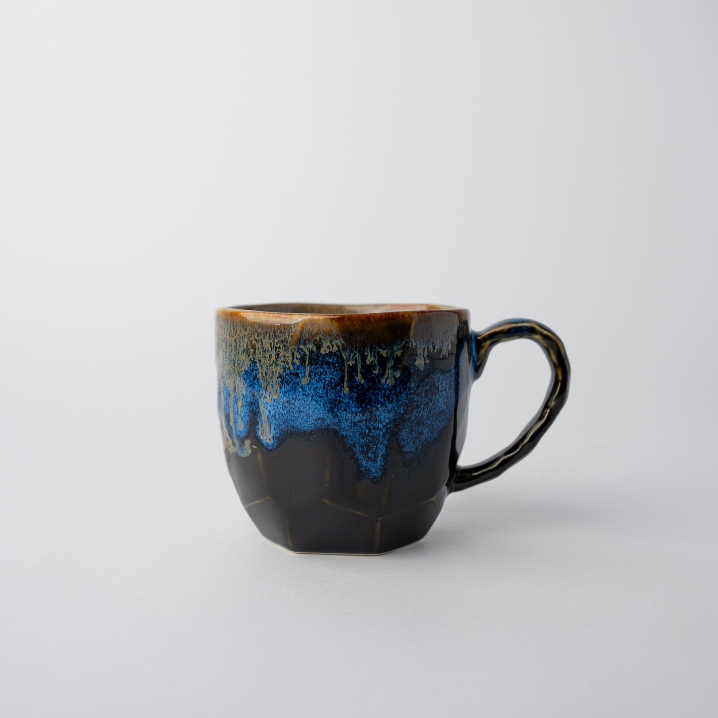 Gift Mug 250ml / Black & Bright Blue Drip