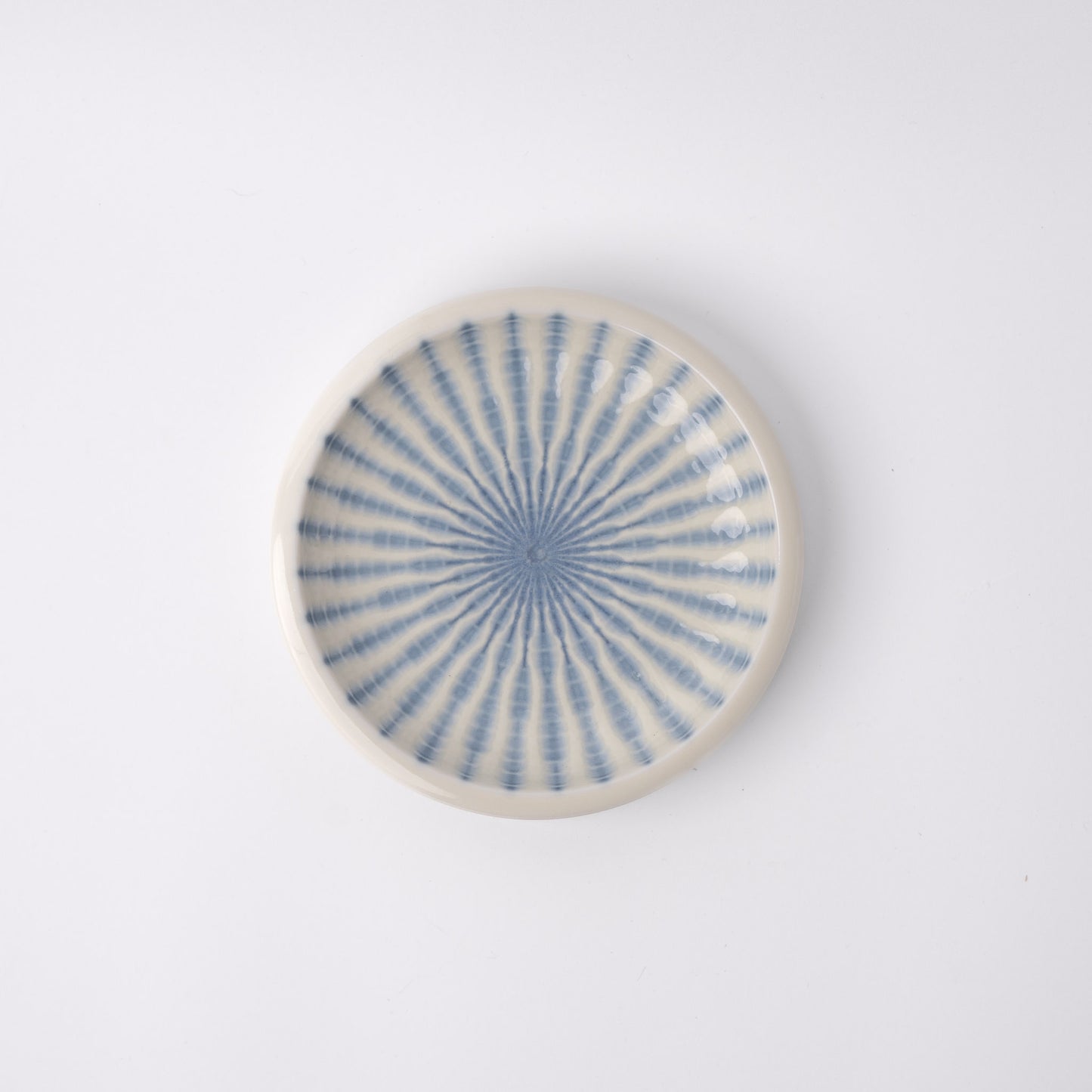 Small plate / 12D / Focus White with Blue Lines