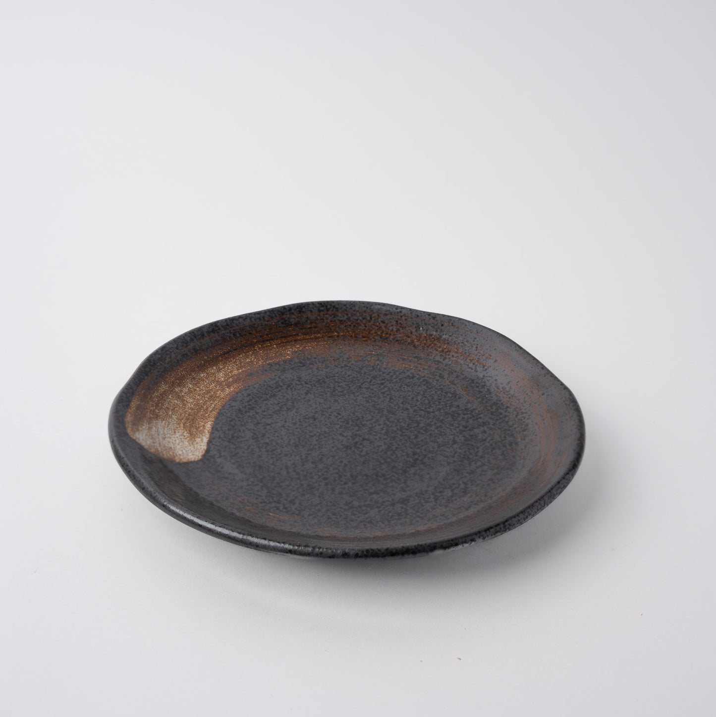 Flat Shallow Bowl 23 cm / Brushstroke Black Glaze