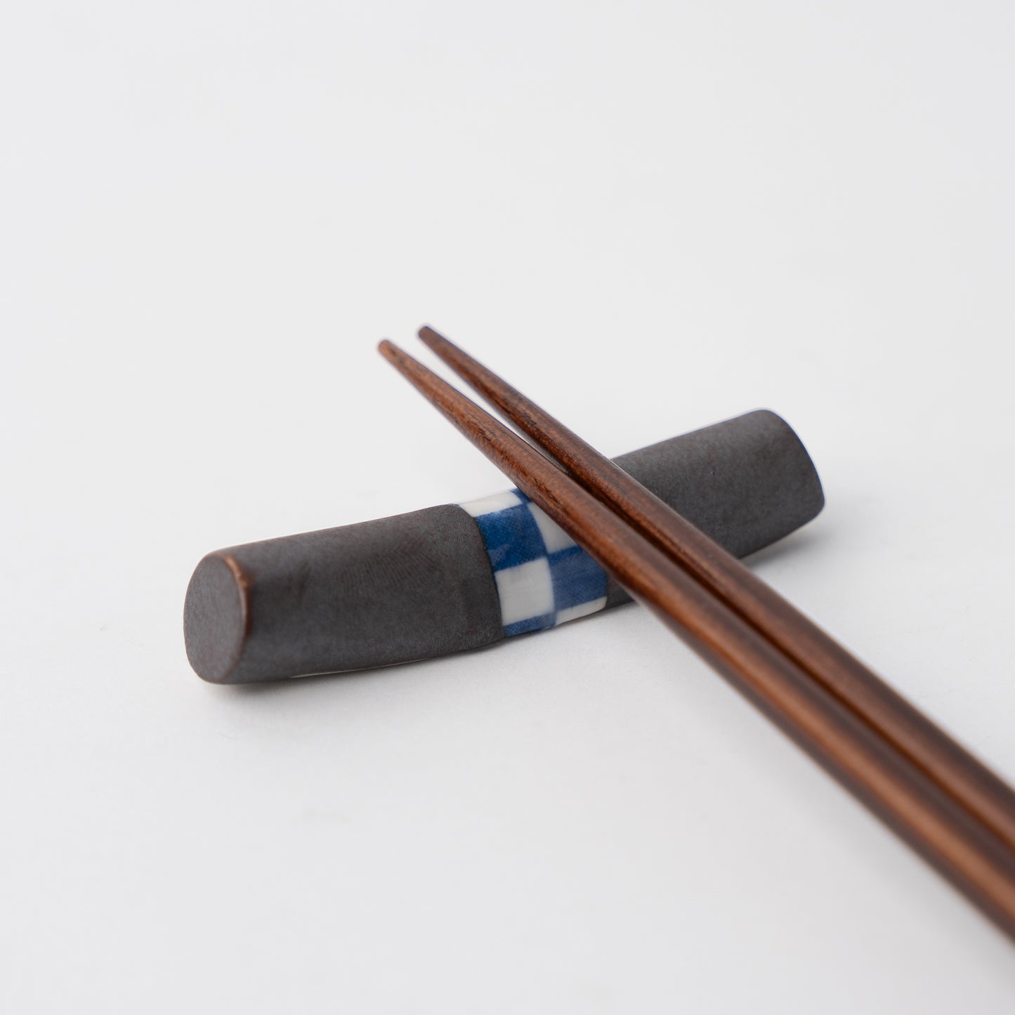 Black Cylinder Chopstick Rest / Checker Design