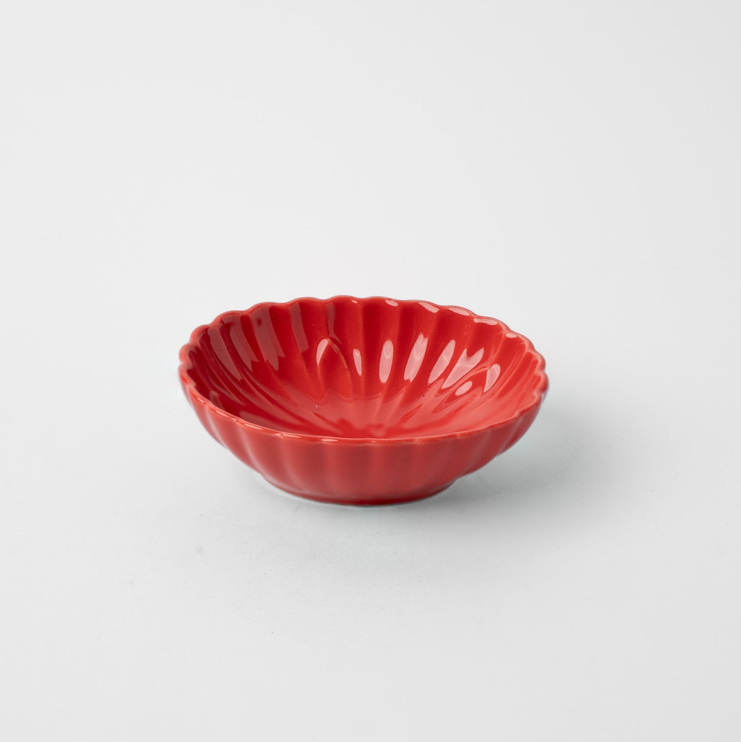 Chrysanthemum Round Sauce Dish / 7.5cm / Scarlet / C1731