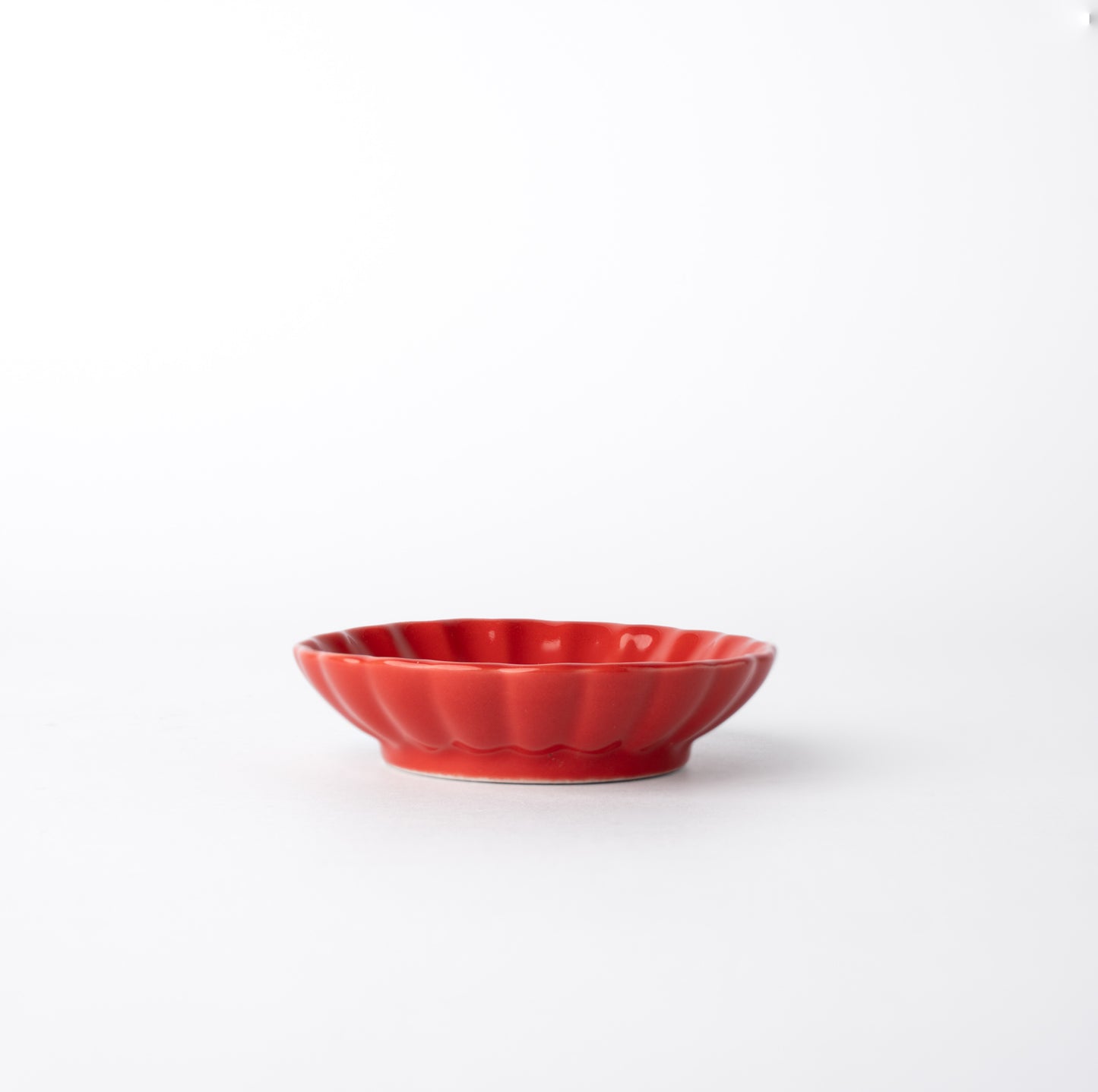 Chrysanthemum Round Sauce Dish / 7.5cm / Scarlet / C1731