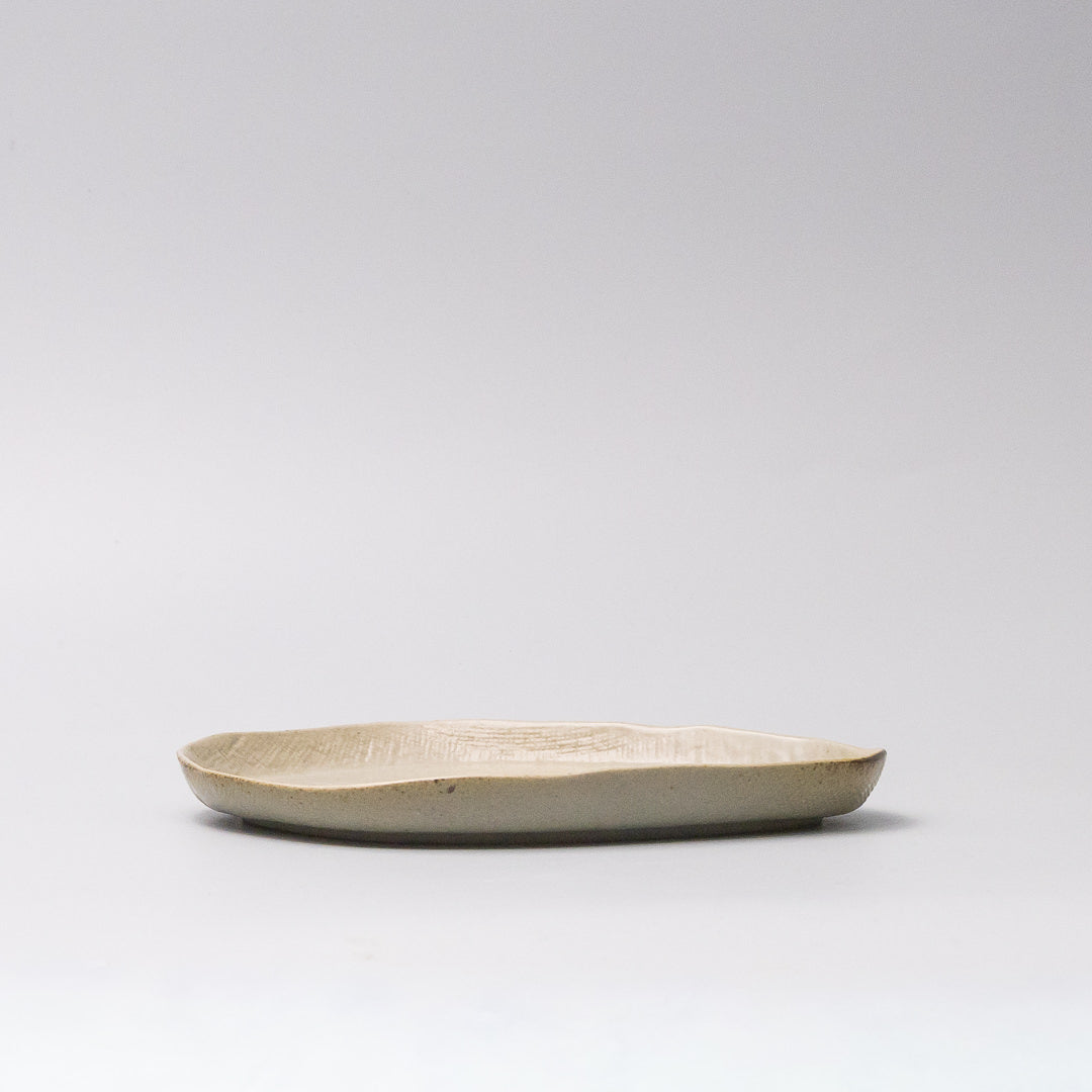 Saucer Arc Cashew Glaze
