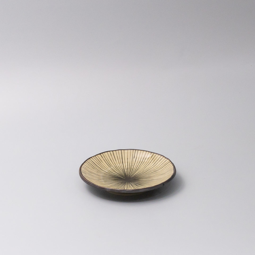 13.5cm ceramic saucer beige green radial glaze 45 degree angle small plate