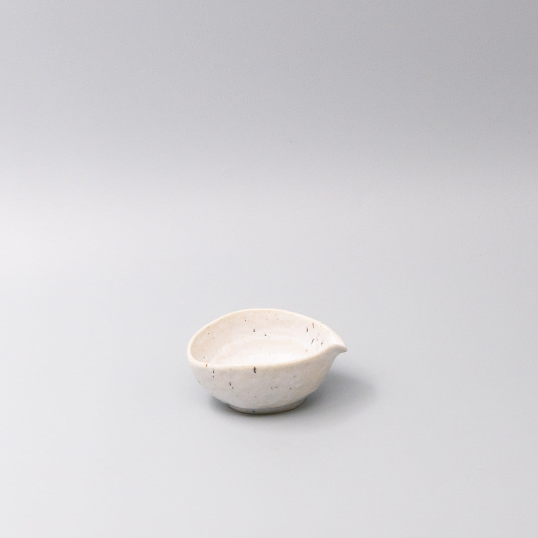 Pourer 140ml Ivory Fleck Glaze