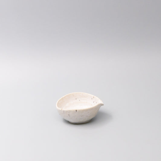 Pourer 140ml Ivory Fleck Glaze
