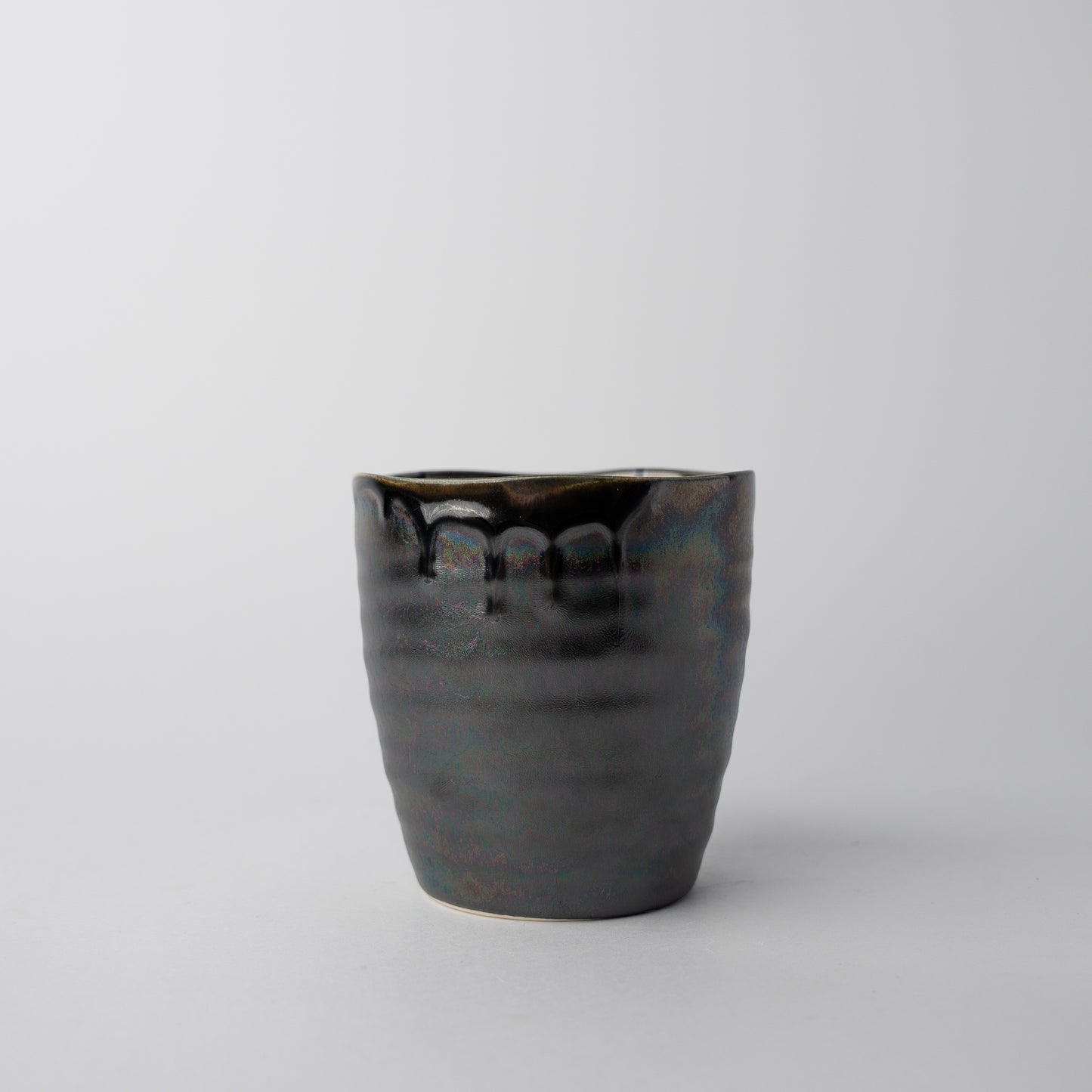 Sushi Mug 325 ml / Metallic Black Drip Glaze