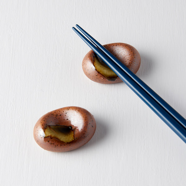 Chopsticks Rest Pebble Brown with Green Splash