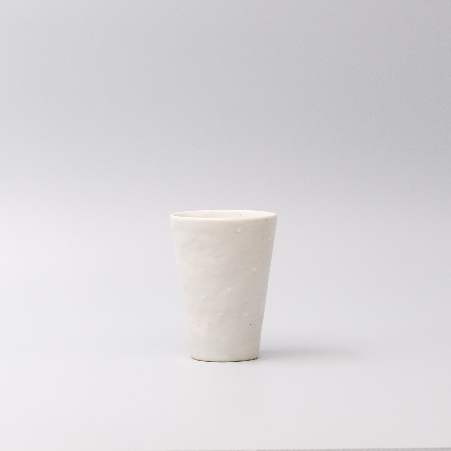 Tumbler 200ml Tapered Shape Ostrich White