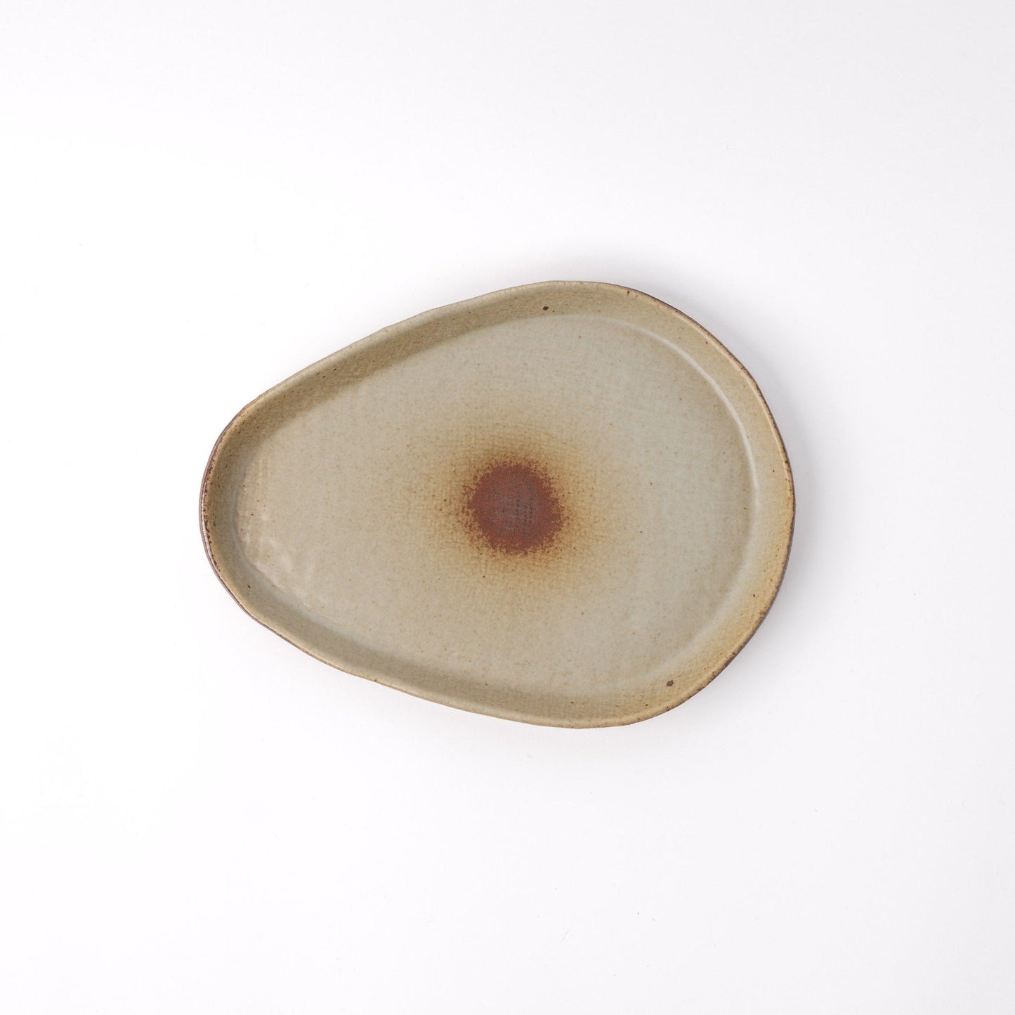 Arc Saucer / Cashew Glaze / 17 x 12.8 1.8H / C3175