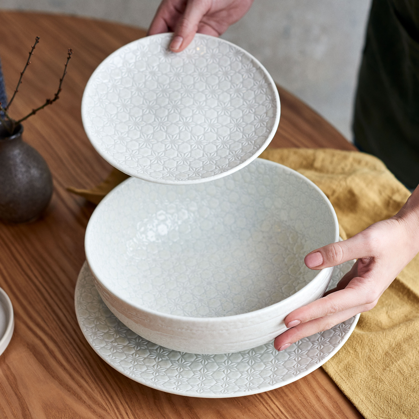 Side Plate 19.5cm White Blossom Glaze