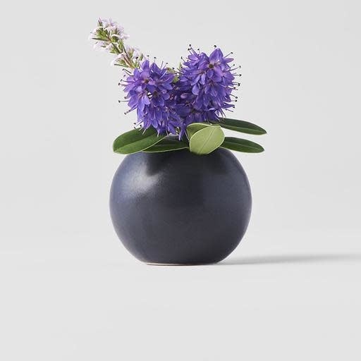 Orb Vase 7 cm, 90 ml / Matte Black Glaze