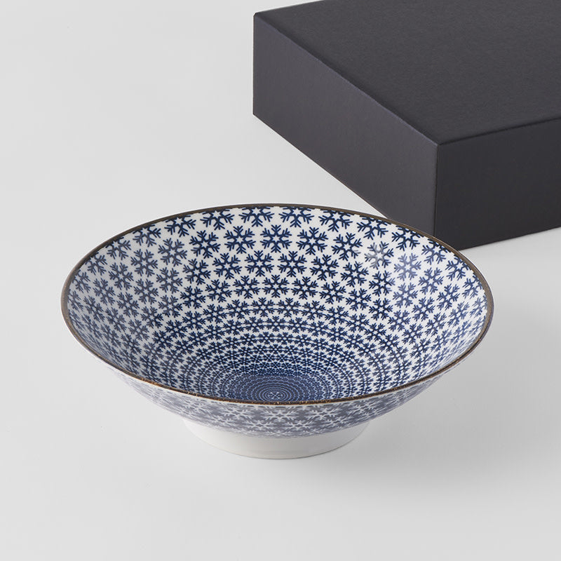 Large Bowl 25 cm, 900 ml / Radiating Snowflake Design