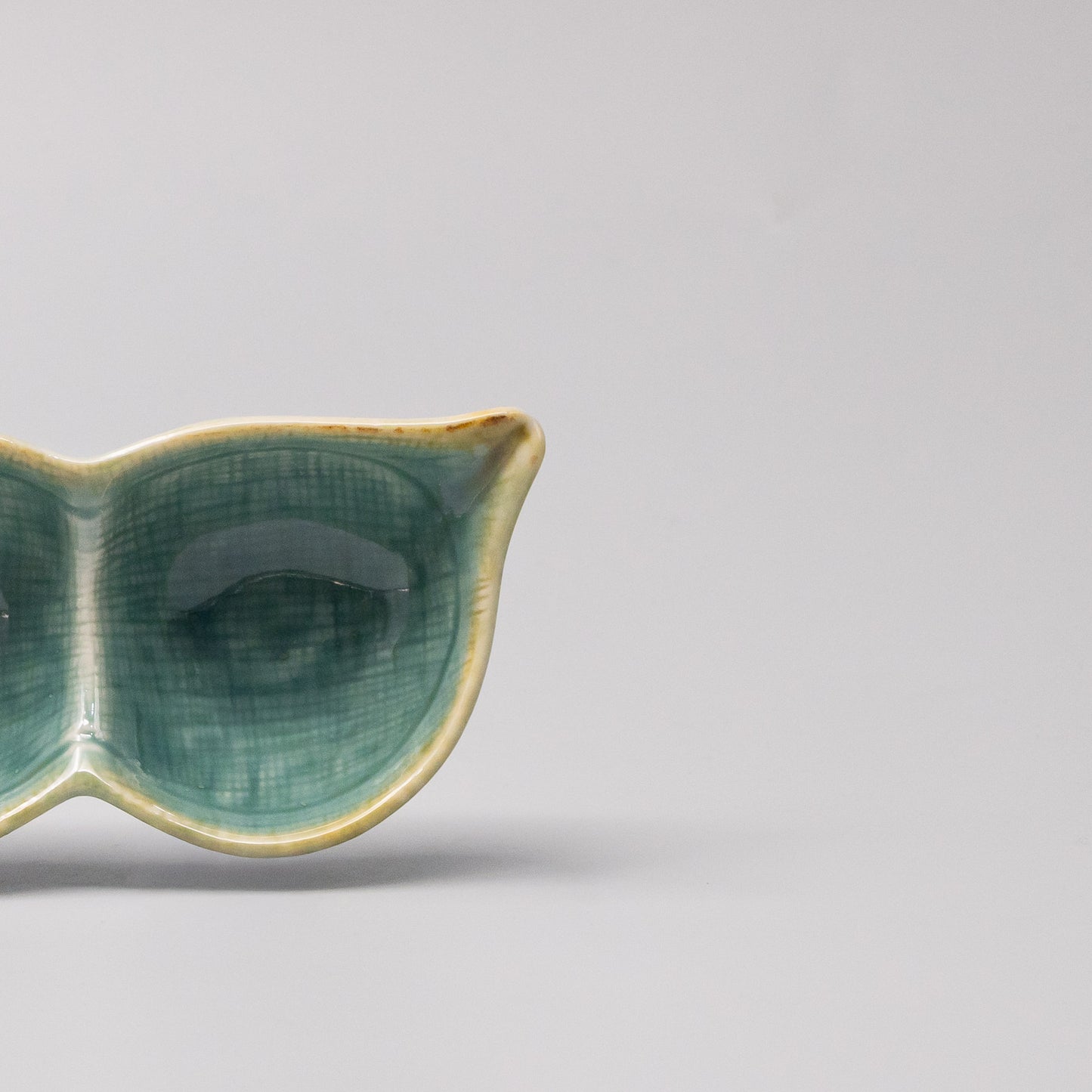 Edamame Triple Pod Dish 20cm Celadon Glaze close-up showing glossy glaze