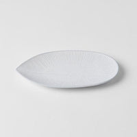 Medium Oval Plate 21.5 cm / Snow Leaf Glaze