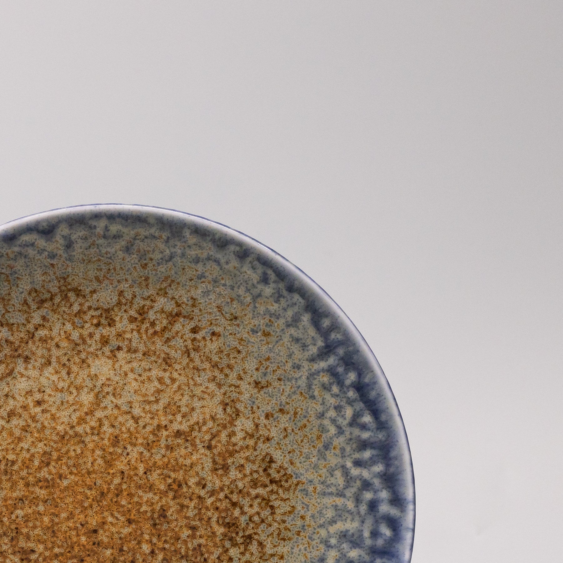 Close-up of the Earth & Sky glaze on the 21cm Plate
