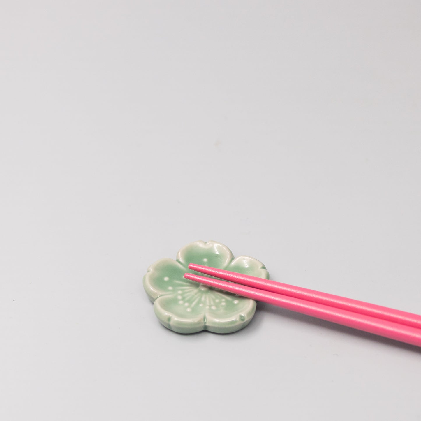 45-degree view of Green Sakura Chopsticks Rest