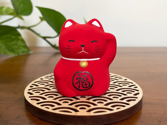 Okimono Red Maneki Neko