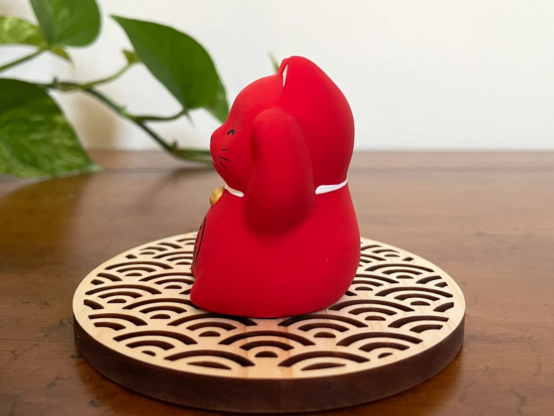 Okimono Red Maneki Neko