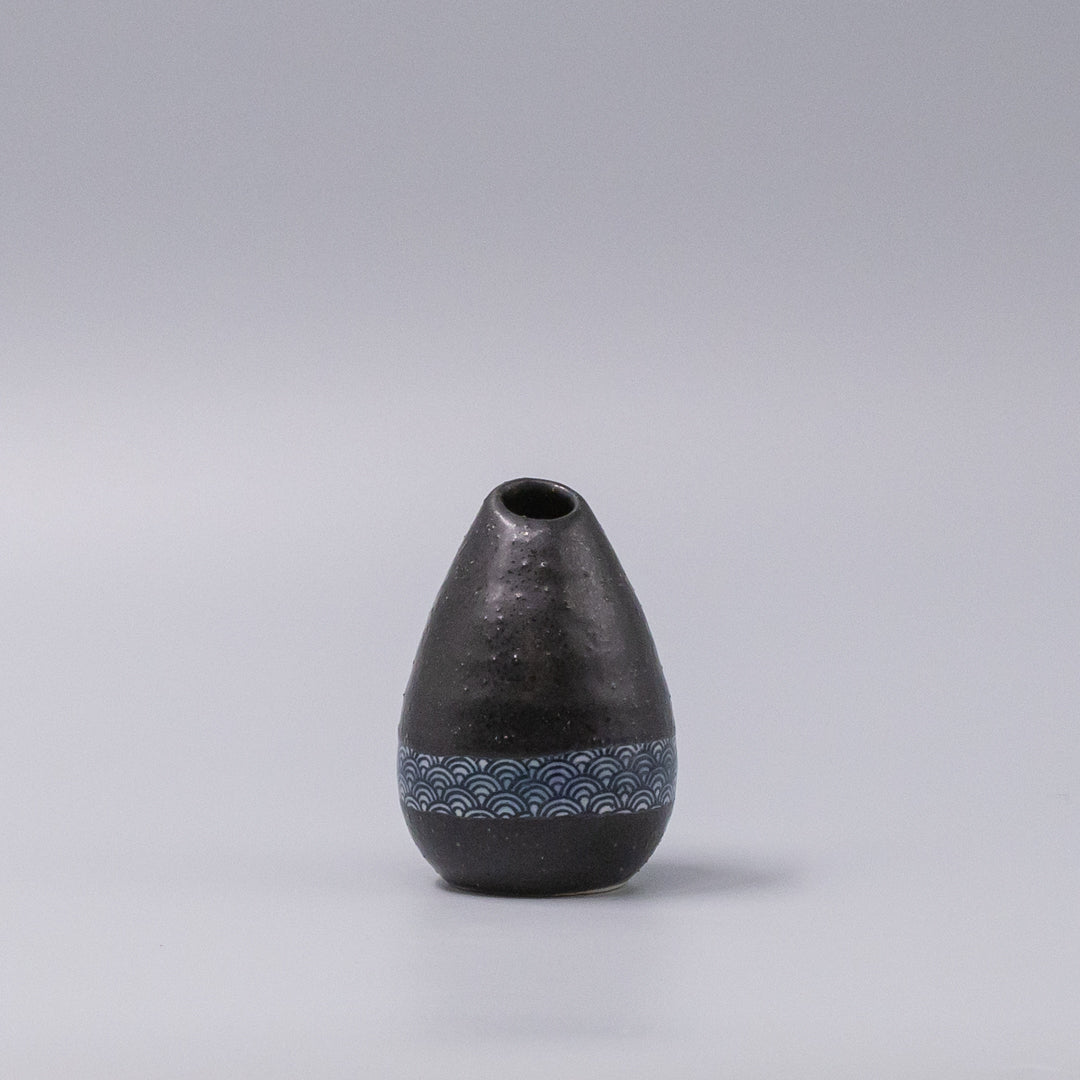 Vase Pinecone 10H Black Wave Design