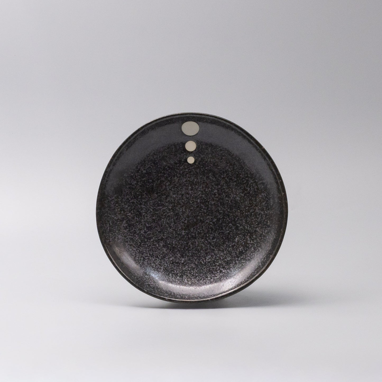 Front view of White Dot Design Organic Side Plate 19cm made in Japan