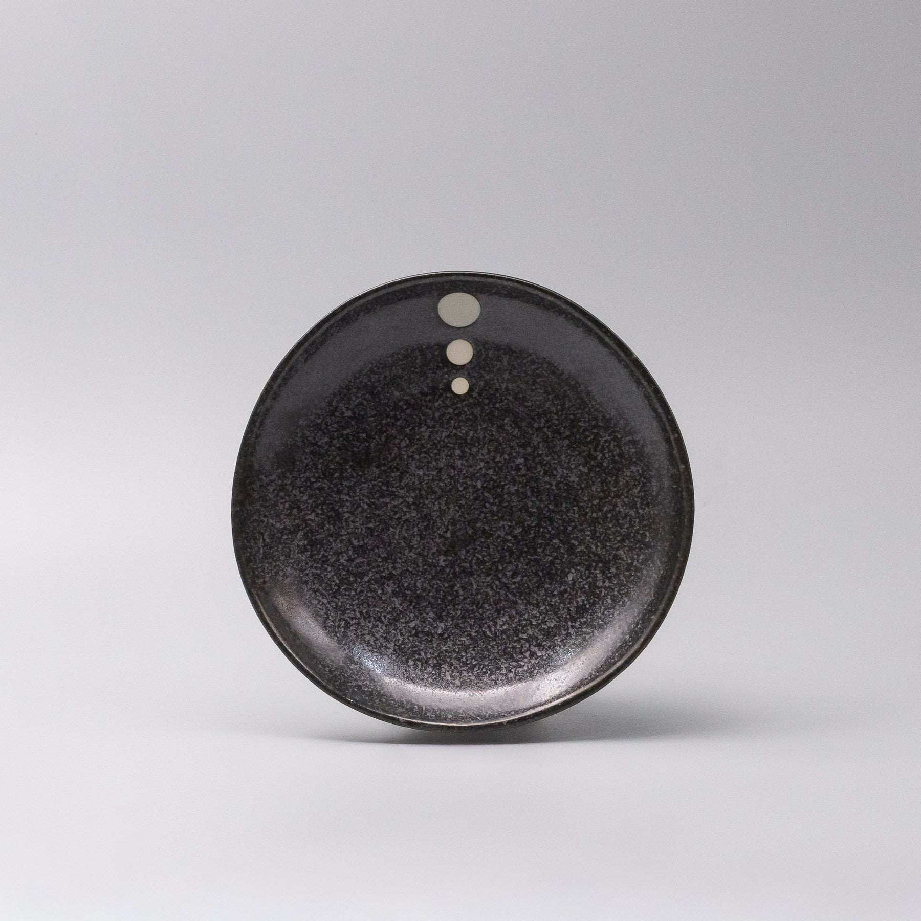Front view of White Dot Design Organic Side Plate 19cm made in Japan