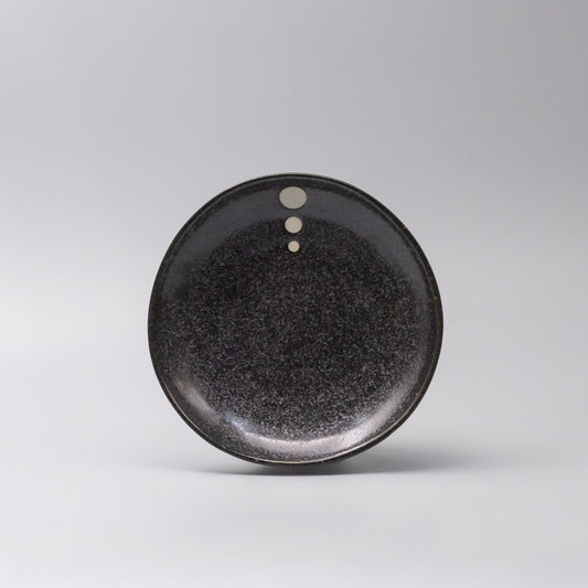 Front view of White Dot Design Organic Side Plate 19cm made in Japan